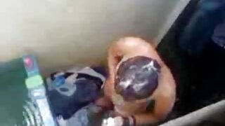 Տաք ներքնազգեստով այ ...